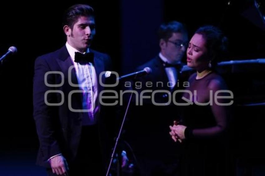 MARIO ROJAS Y REBECA DE RUEDA . CIUDAD DE LAS IDEAS