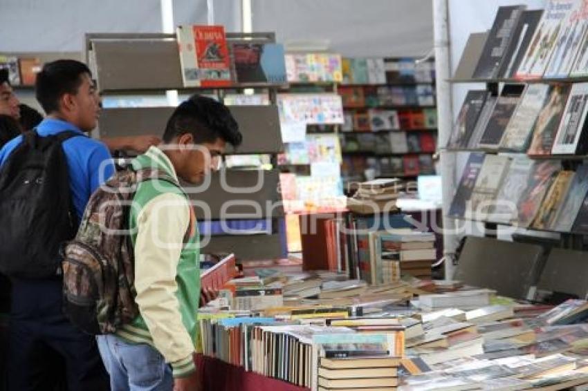 FERIA DEL LIBRO . TEHUACÁN