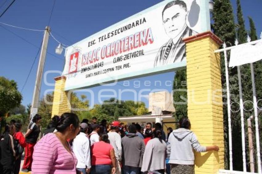 MANIFESTACIÓN ESCUELA . TEHUACÁN