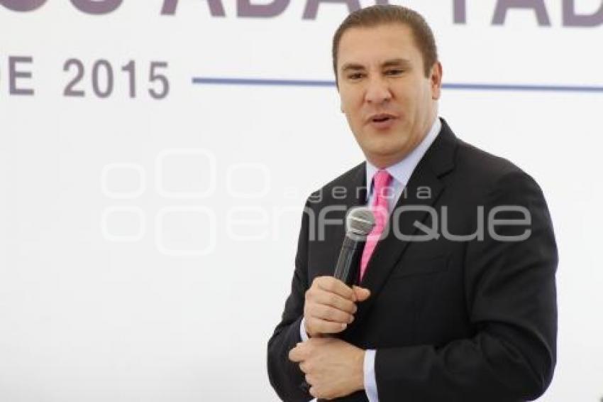 ENTREGA DE VEHÍCULOS ADAPTADOS