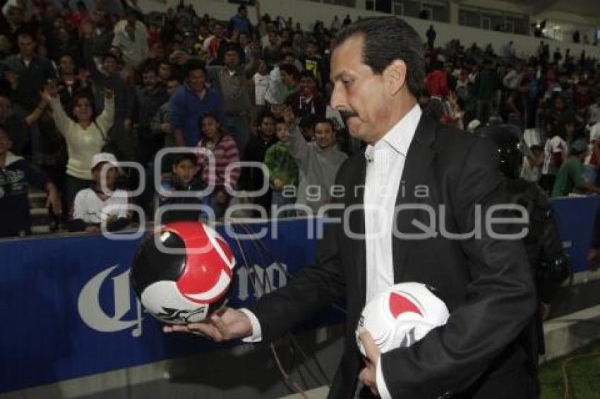 FÚTBOL . LOBOS VS VENADOS