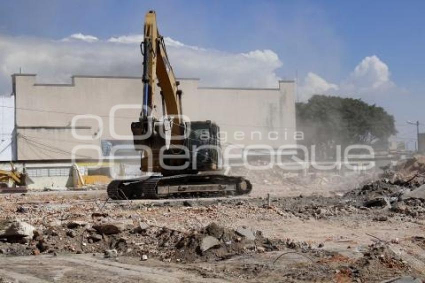 DEMOLICIÓN DEL MERCADO EL FERROCARRIL