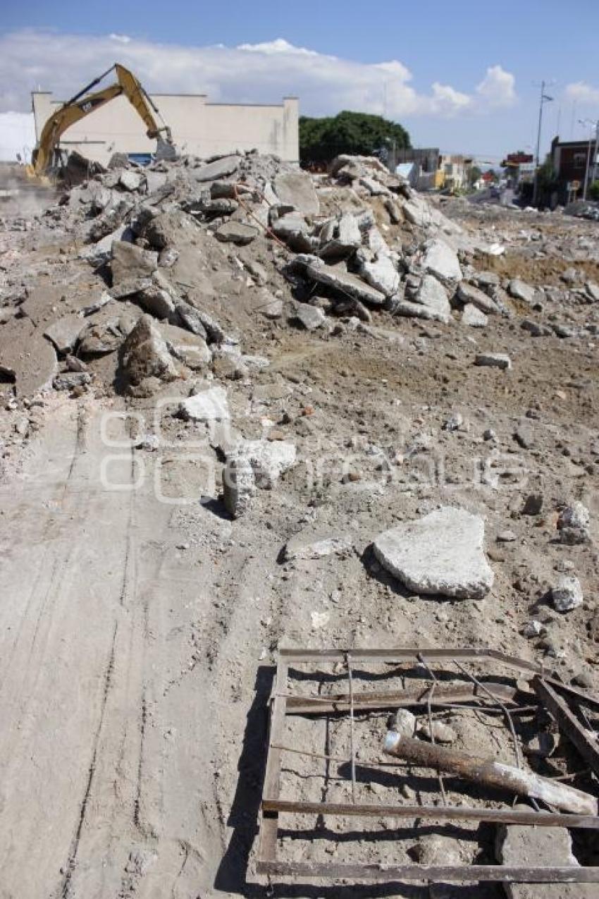 DEMOLICIÓN DEL MERCADO EL FERROCARRIL