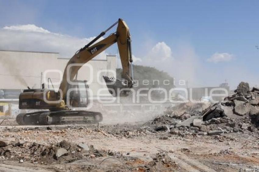 DEMOLICIÓN DEL MERCADO EL FERROCARRIL