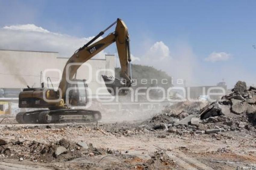 DEMOLICIÓN DEL MERCADO EL FERROCARRIL 