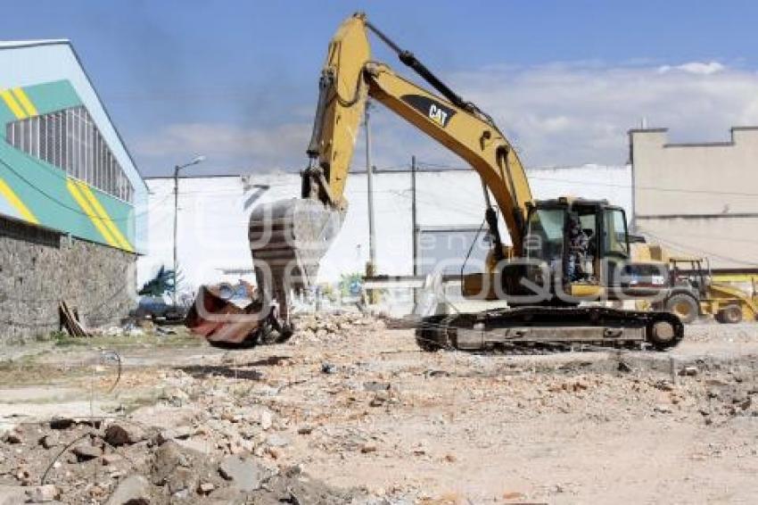 DEMOLICIÓN DEL MERCADO EL FERROCARRIL 