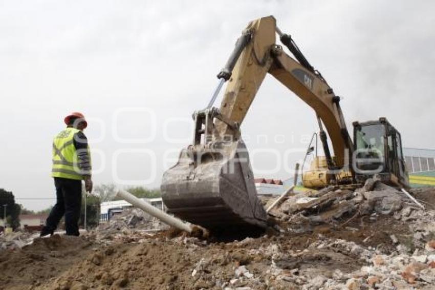 DEMOLICIÓN DEL MERCADO EL FERROCARRIL