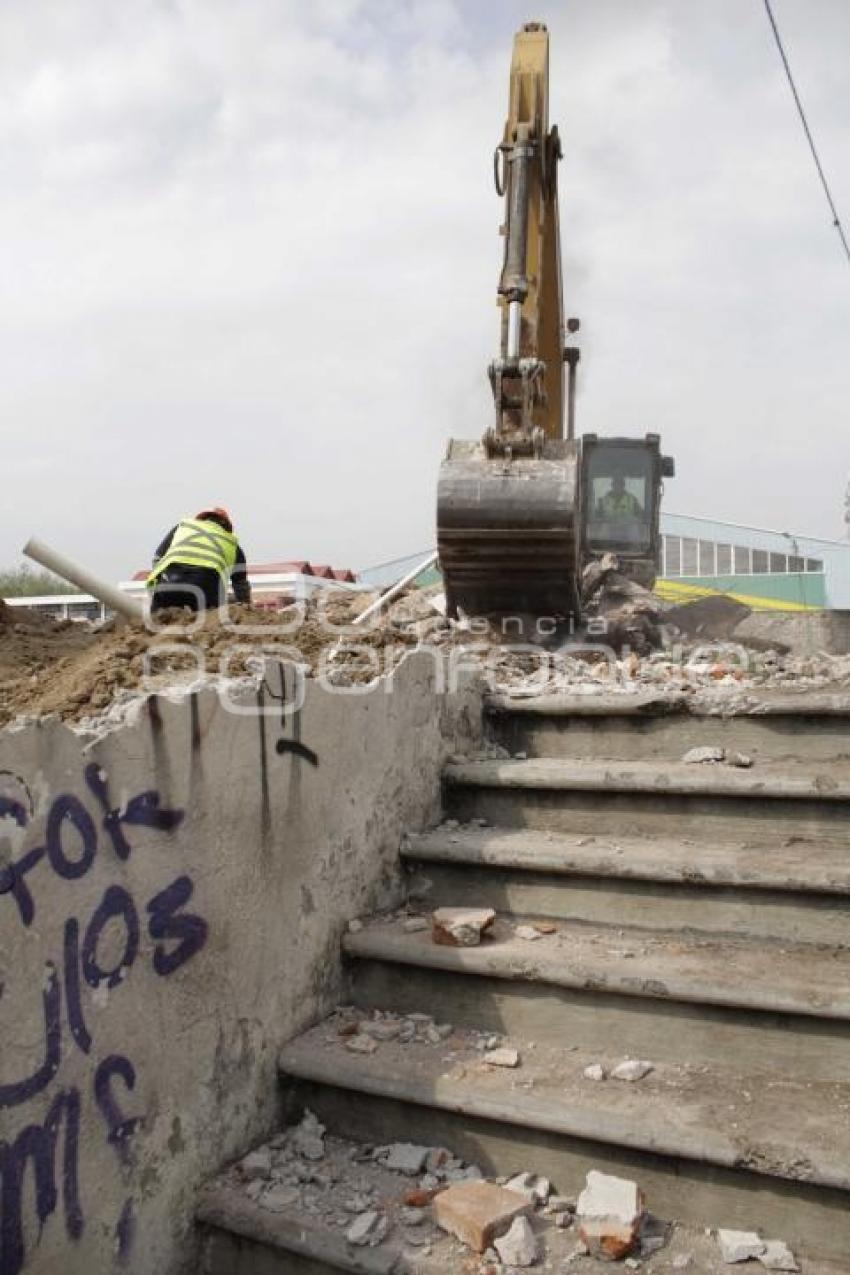 DEMOLICIÓN DEL MERCADO EL FERROCARRIL