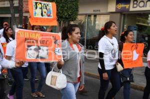 MARCHA EN TEHUACÁN