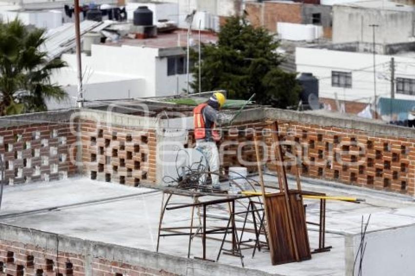 TECHOS ALEDAÑOS AL TELEFÉRICO