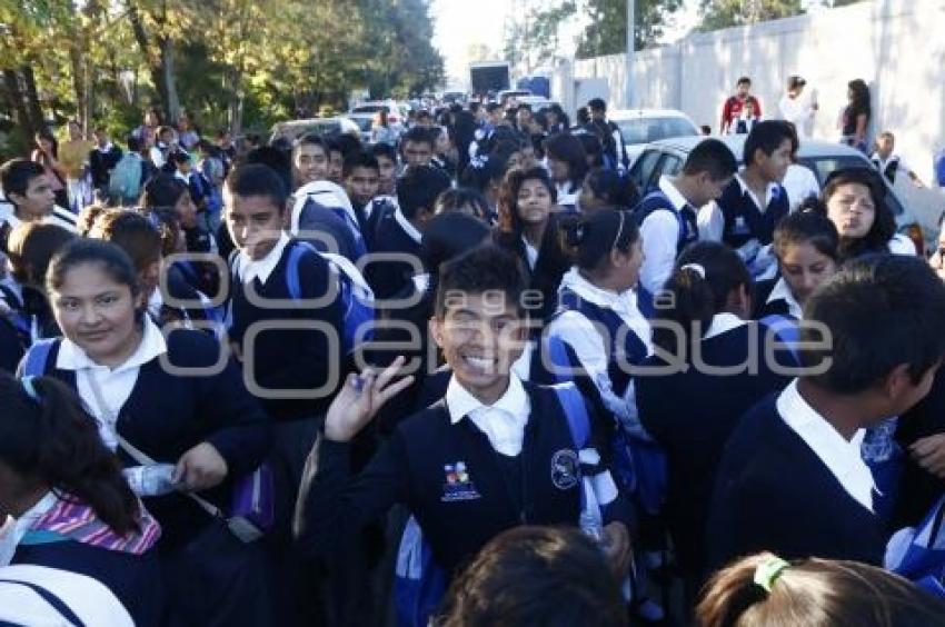 ENTREGA DE UNIFORMES GRATUITA