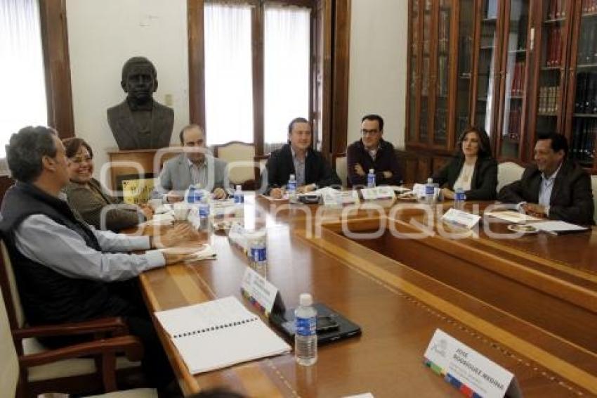 COMISIÓN . CONGRESO