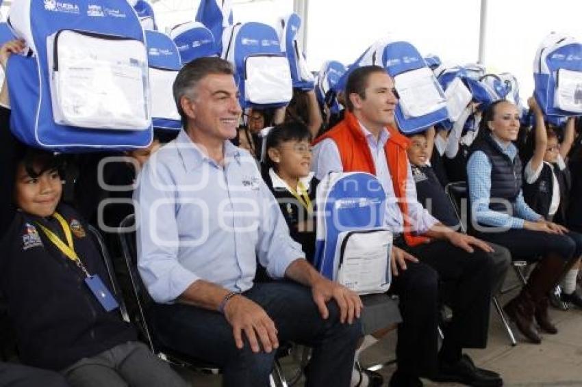 ENTREGA DE UNIFORMES GRATUITA