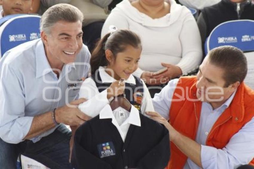 ENTREGA DE UNIFORMES GRATUITA