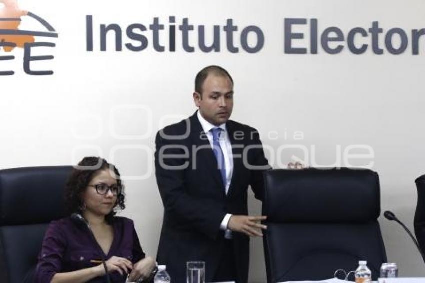 IEE . SESIÓN