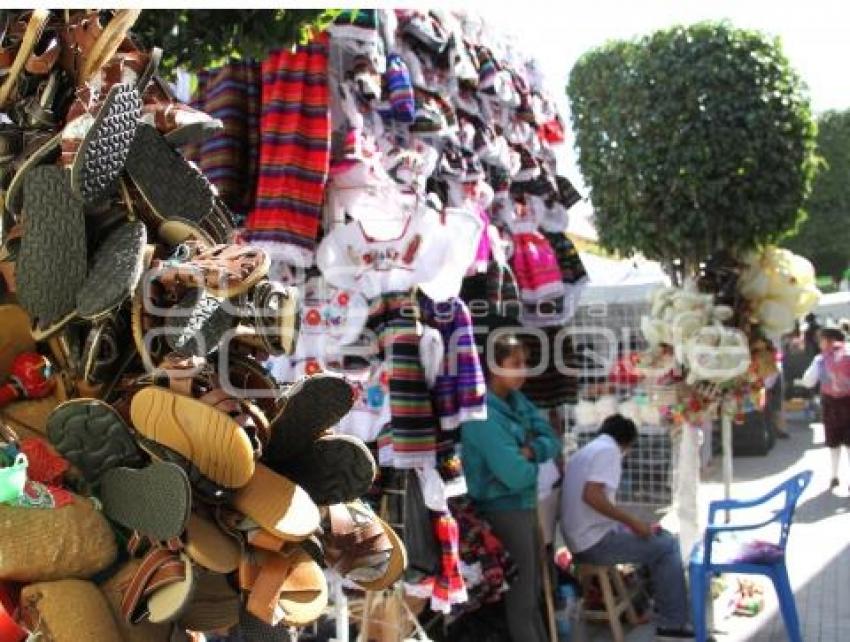 VESTIMENTA DE INDITOS . TEHUACÁN