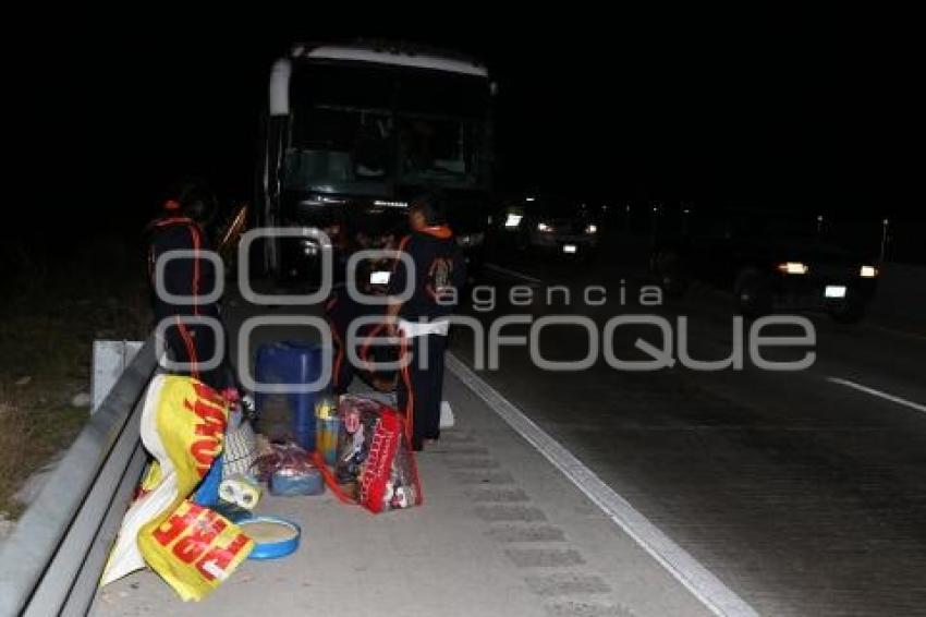 CHOCA CAMIÓN CON PEREGRINOS