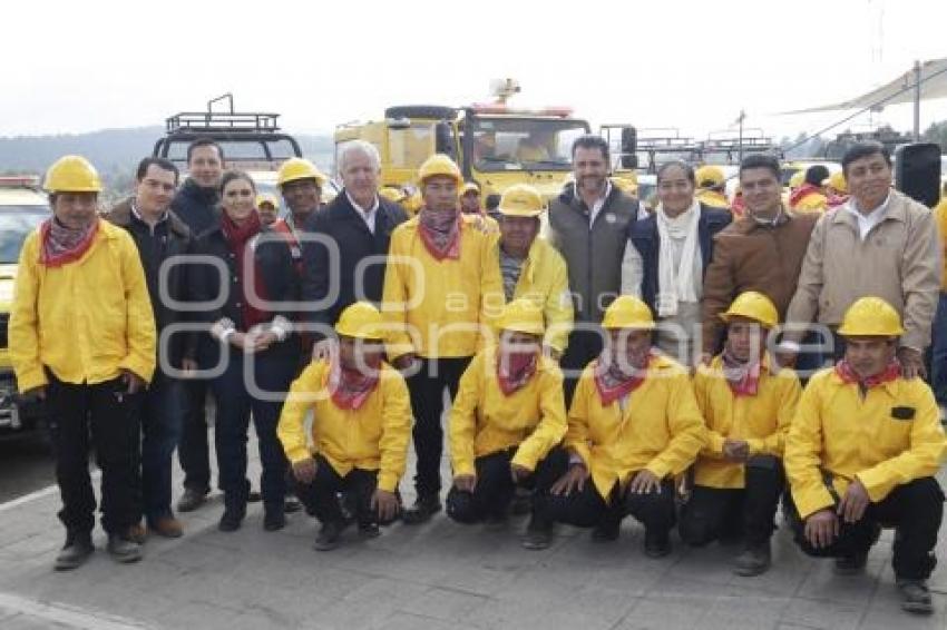 ENTREGA EQUIPO COMBATE DE INCENDIOS