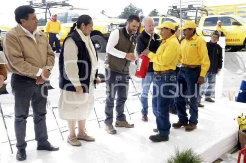 ENTREGA EQUIPO COMBATE DE INCENDIOS