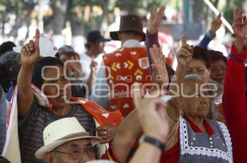 ENTREGA DE CHALECOS . CHOLULA