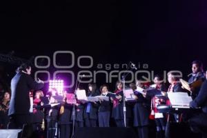 BUAP . ENCENDIDO ÁRBOL NAVIDEÑO