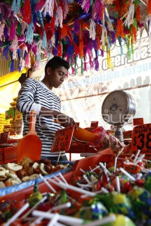 VENTA DE ARTÍCULOS NAVIDEÑOS