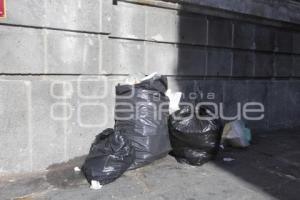 BASURA . NAVIDAD