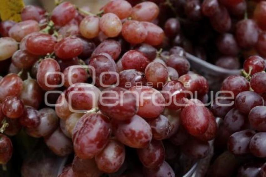 UVAS . AÑO NUEVO