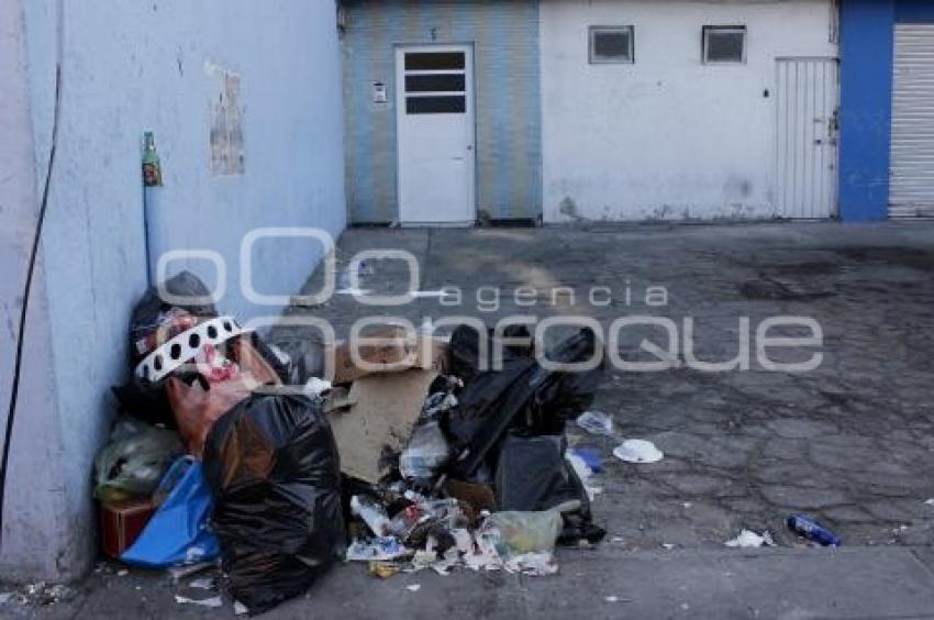 BASURA . AÑO NUEVO 