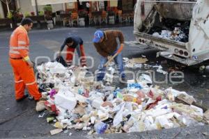 BASURA . AÑO NUEVO 