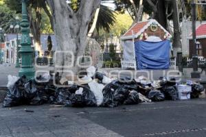 BASURA . AÑO NUEVO 