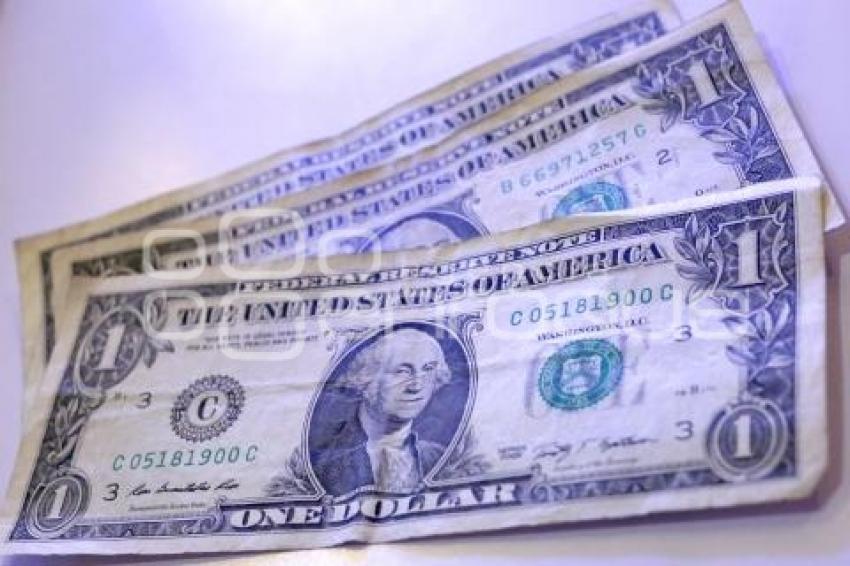 DOLAR