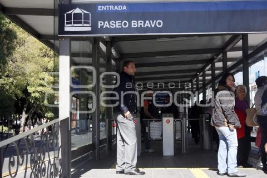 RAFAEL MORENO VALLE . METROBÚS