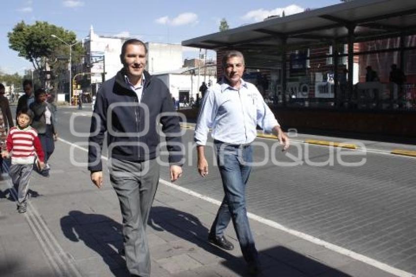RAFAEL MORENO VALLE . METROBÚS