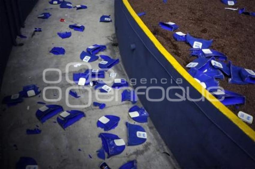 VANDALISMO BUTACAS ESTADIO