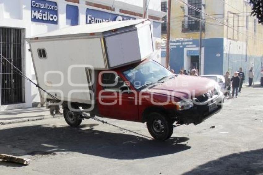 VOLCADURA CAMIONETA CENTRO