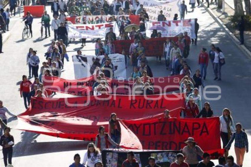 CARAVANA PADRES AYOTZINAPA