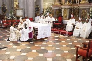 ORDENACIONES SACERDOTALES . CATEDRAL 