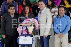 ENTREGA DE UNIFORMES GRATUITOS . TEHUACÁN 