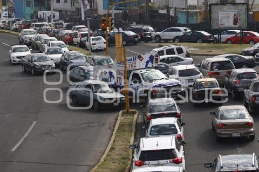 NODO VIAL ATLIXCAYOTL . TRÁFICO