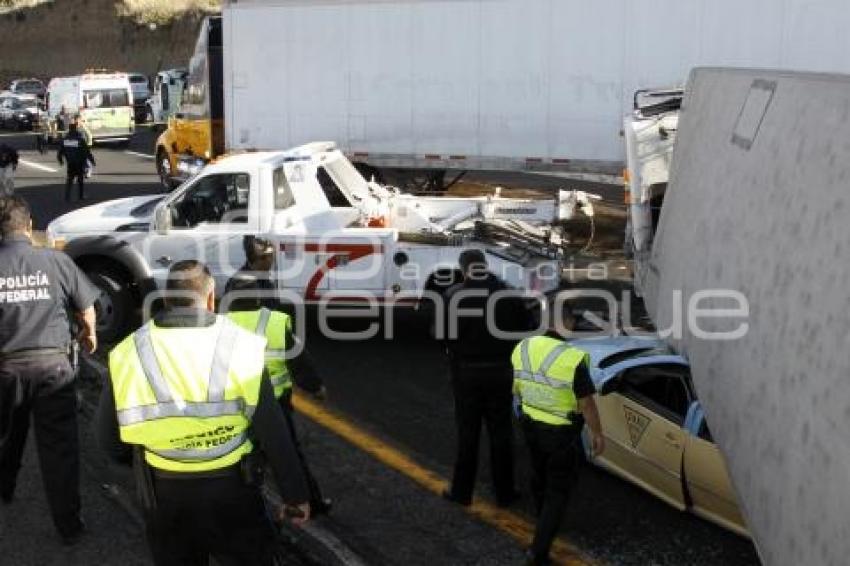 CARAMBOLA AUTOPISTA MÉXICO-PUEBLA