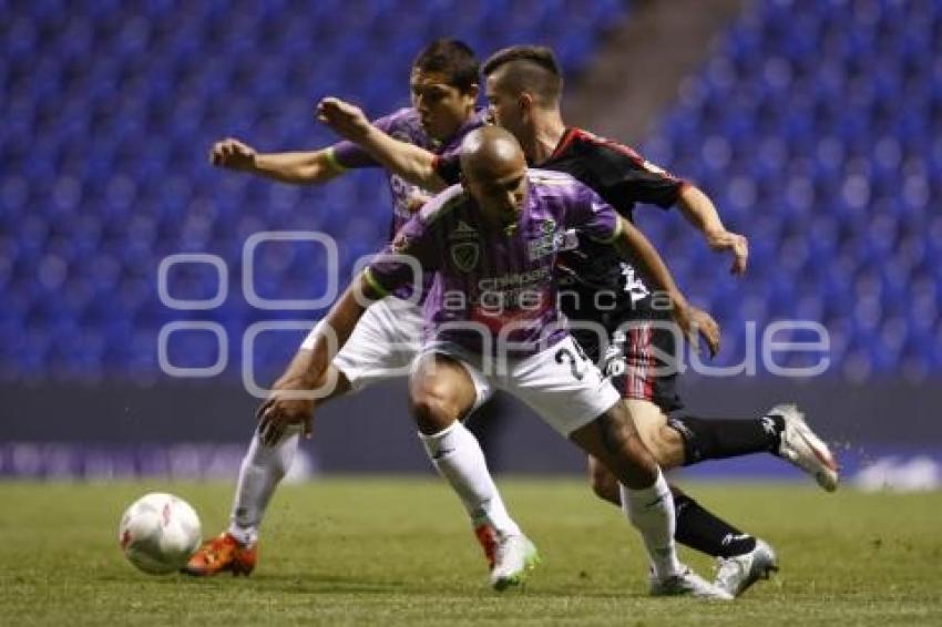 FÚTBOL . JAGUARES VS LOBOS BUAP