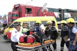 CHOQUE COMBI Y TREN . TEHUACÁN