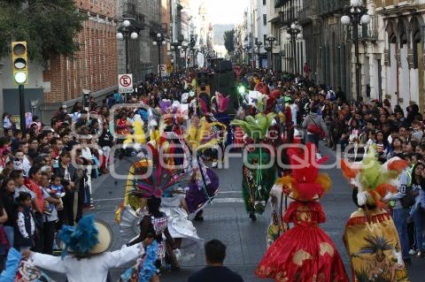 DESFILE DE HUEHUES
