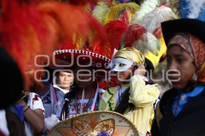 DESFILE DE HUEHUES