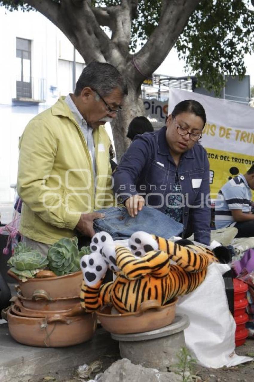 TIANGUIS DE TRUEQUE