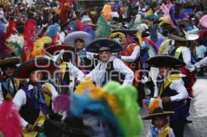 DESFILE DE HUEHUES