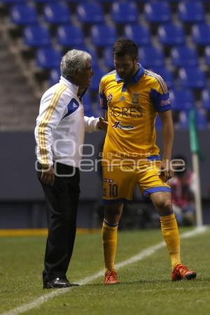 FUTBOL . JAGUARES VS TIGRES