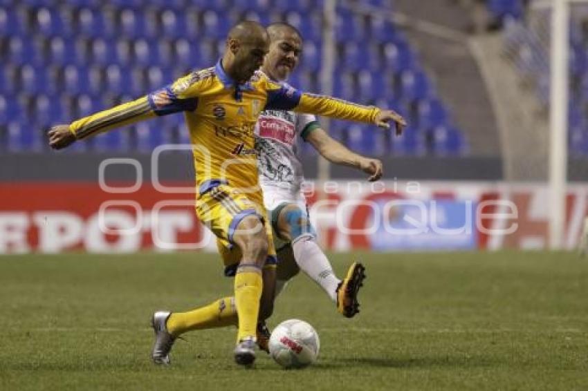 FUTBOL . JAGUARES VS TIGRES