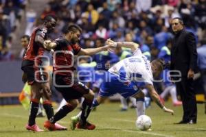 FÚTBOL . PUEBLA FC VS ATLAS